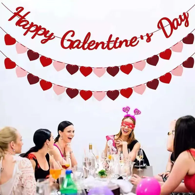 مجموعة الرايات على شكل قلب من اللباد مكونة من 3 قطع - مزيج بوليستر وردي وأحمر، لا حاجة للكهرباء، مثالي لعيد الحب، اقتراح