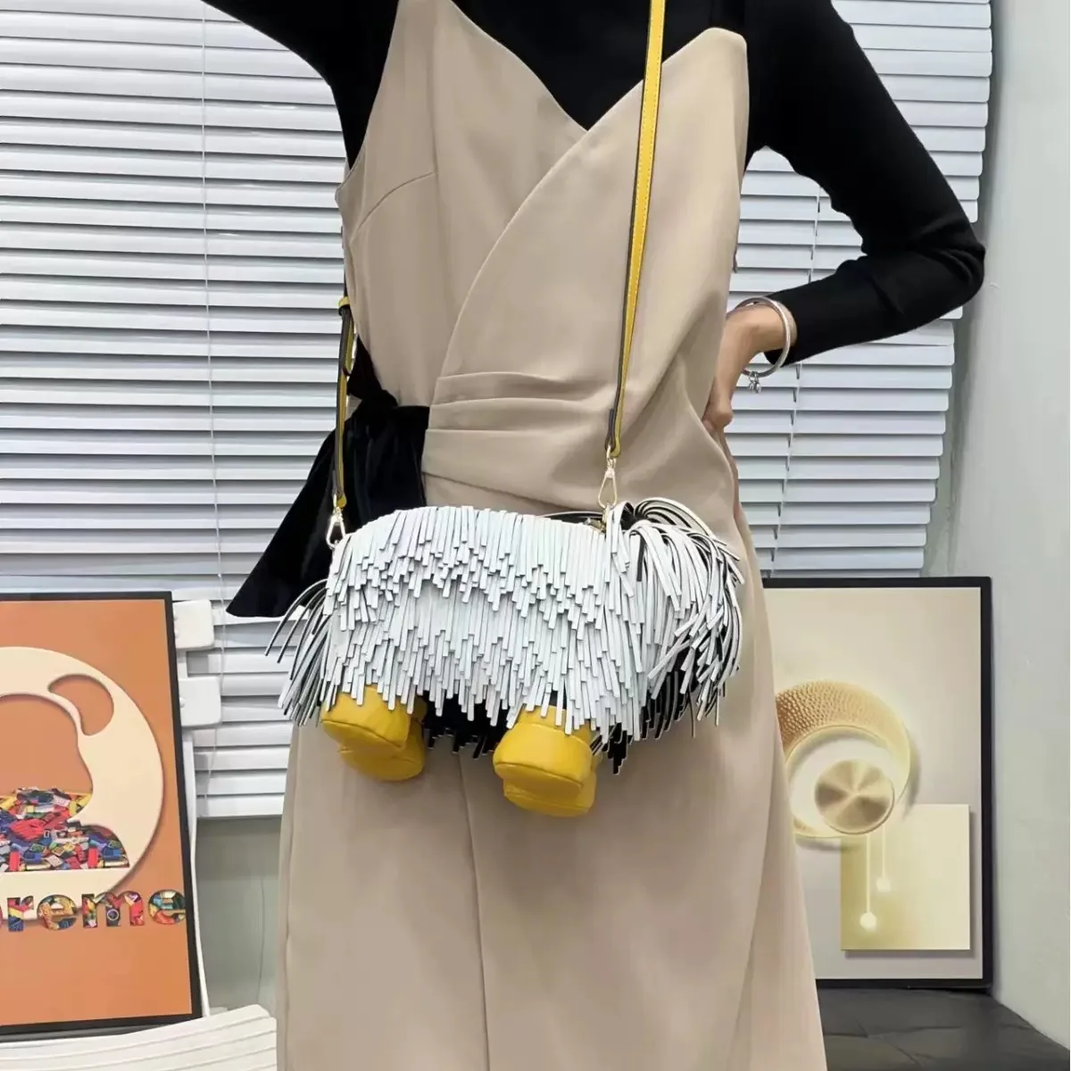 

Сумка через плечо с бахромой и контрастными цветами, уникальная необычная форма, модная повседневная сумка для вечеринок и на каждый день