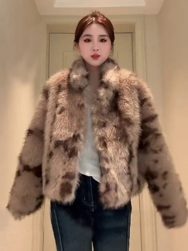 豪華な厚手の人工フォックスファーコート レディースファッション 秋冬新作 プラッシュアウター エコフレンドリー ソフトポリエステル裏地