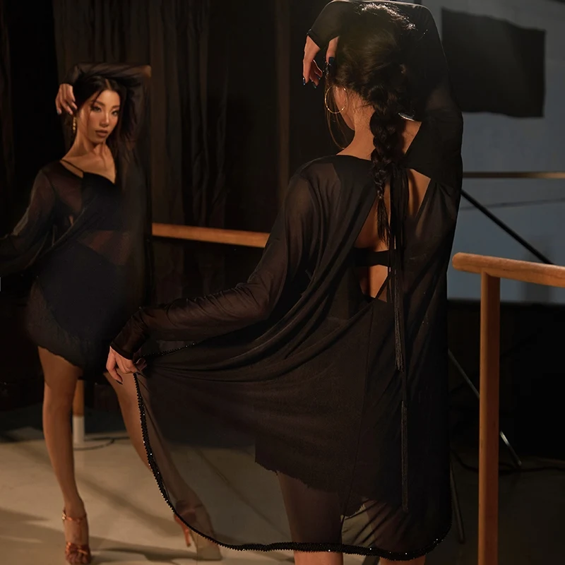 ZYM robe de danse latine ample irrégulière hauts noirs femmes vêtements d'entraînement strass ourlet manches longues Cha Cha vêtements de danse DNV25401