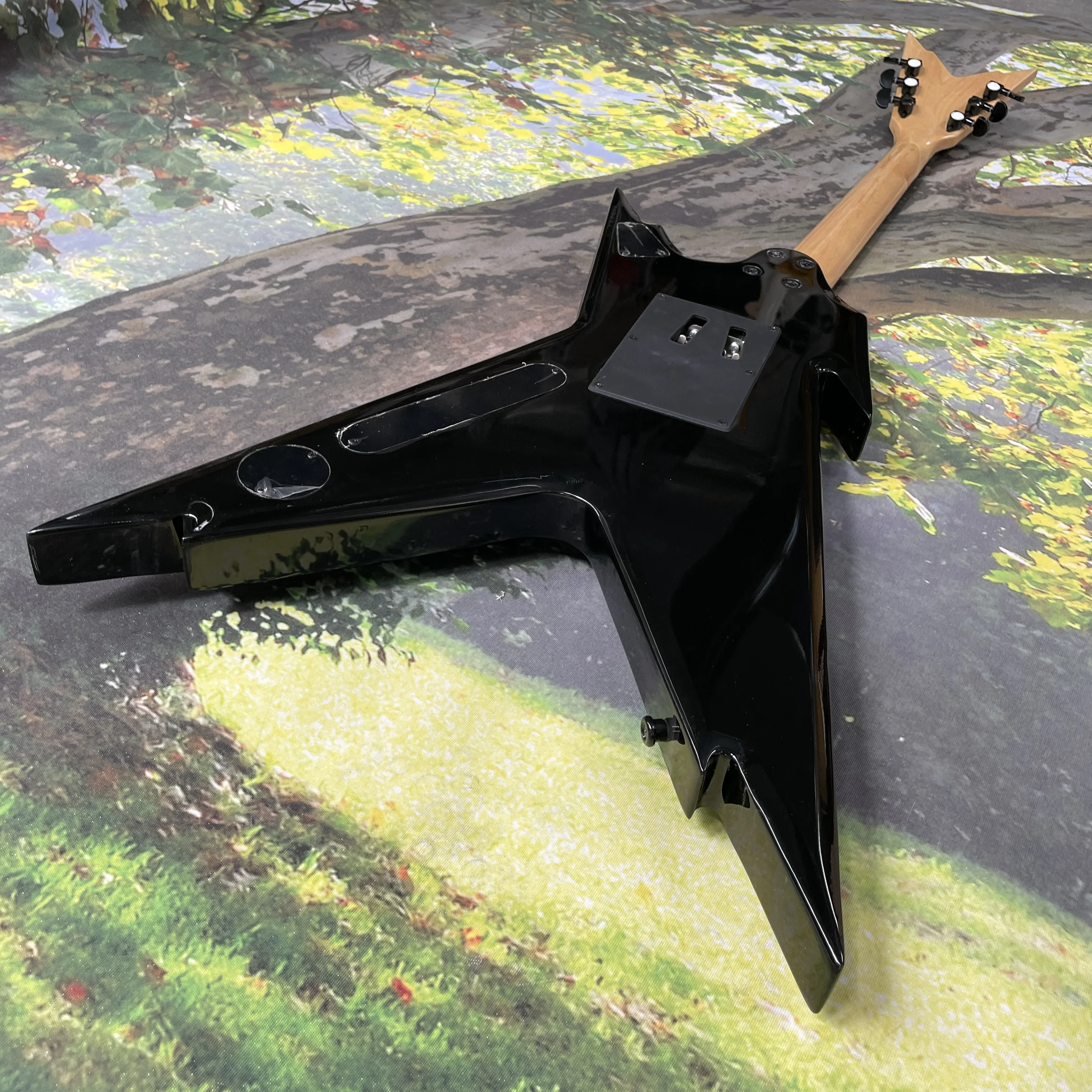 غيتار كهربائي مع سطح نمط النمر ، ترصيع قذيفة ملونة ، أزرق فاتح ، نظام اهتزاز ، 6 سلاسل ، 22F #6