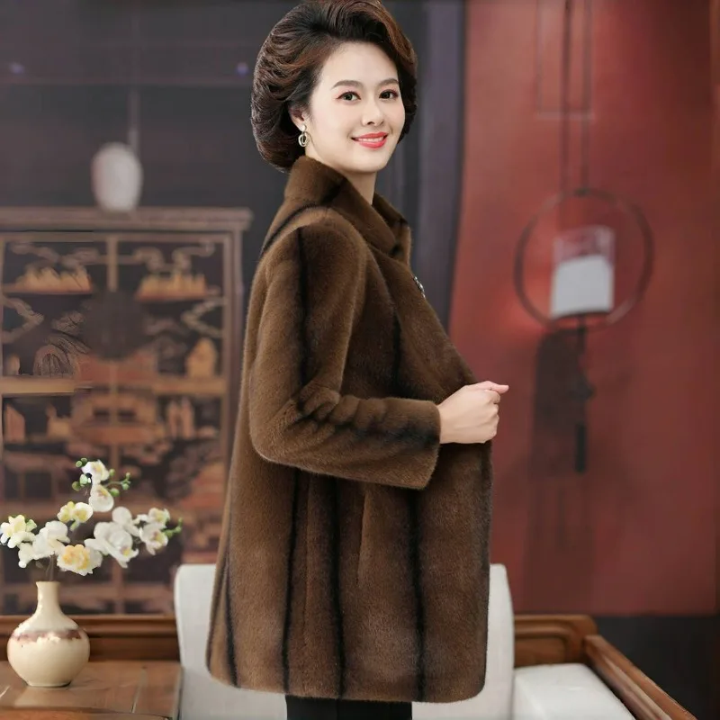 Noble Mom Winter Coat Imitating Mink Fleece, Fashionable Fur Coat for Middle-aged and Elderly Women, Elegant Fur Integrated Coat