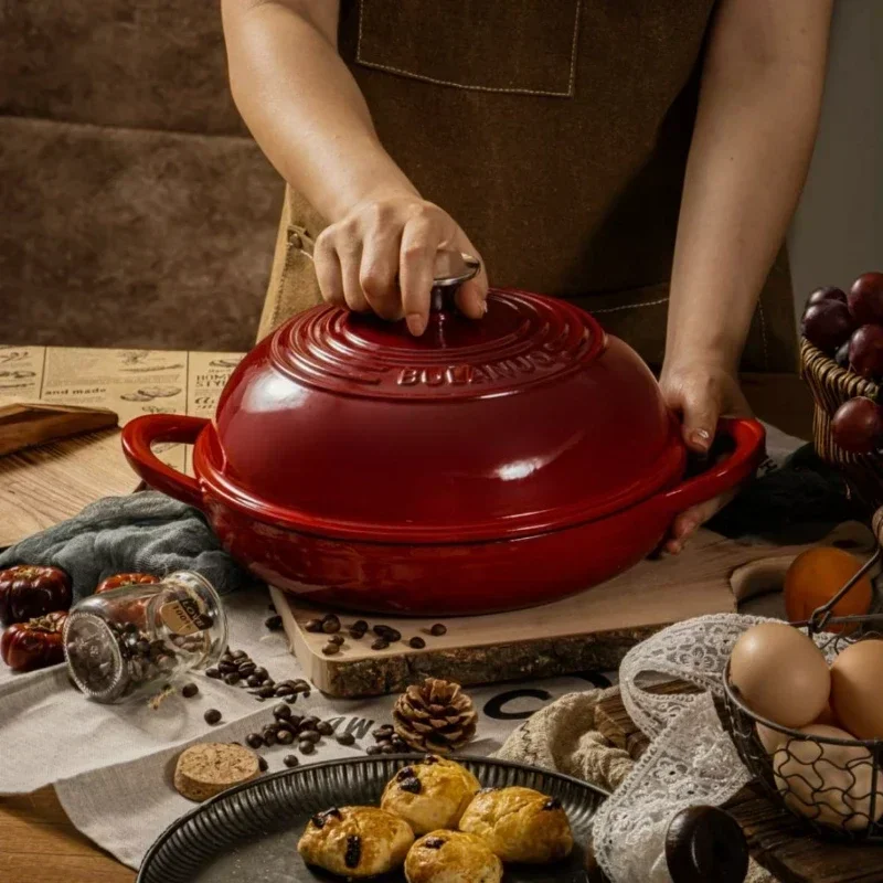 Cast iron enamel bread pot, European bread shallow pot, oven, gas universal stew pot, cooking kitchen utensils 26CM Stock Pots