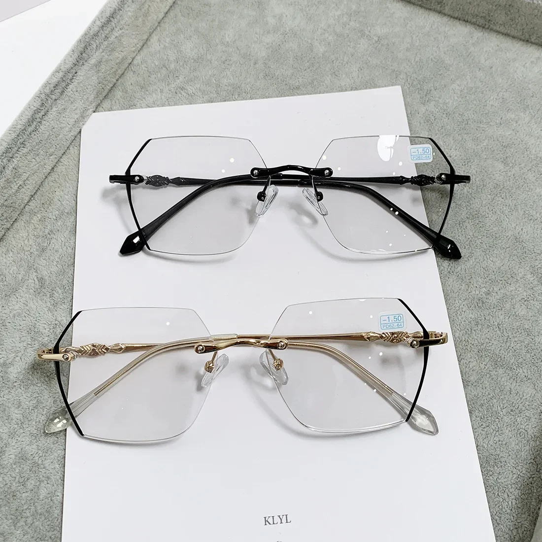 0 To -5.0 Photochromic Myopia Glasses Anti Blue Light Discoloration Flat Mirror Frameless Finished Prescription Grade Glasses