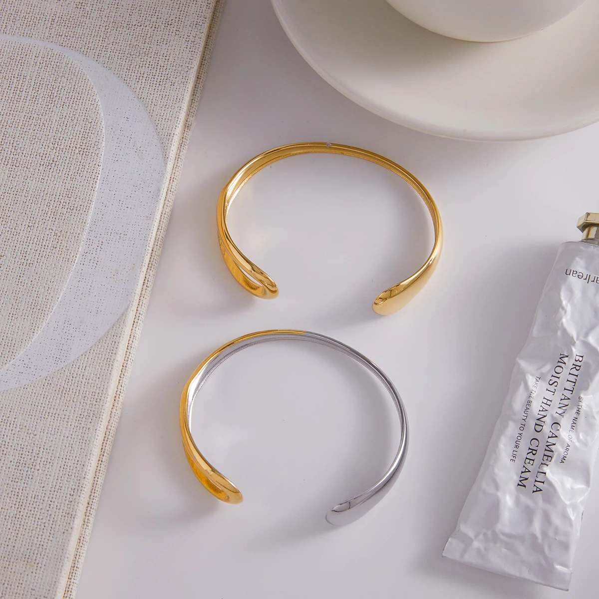 Yori estilo quente de aço inoxidável suave a céu aberto pulseira 18k cor ouro pulseira temperamento moda jóias feminino novo presente