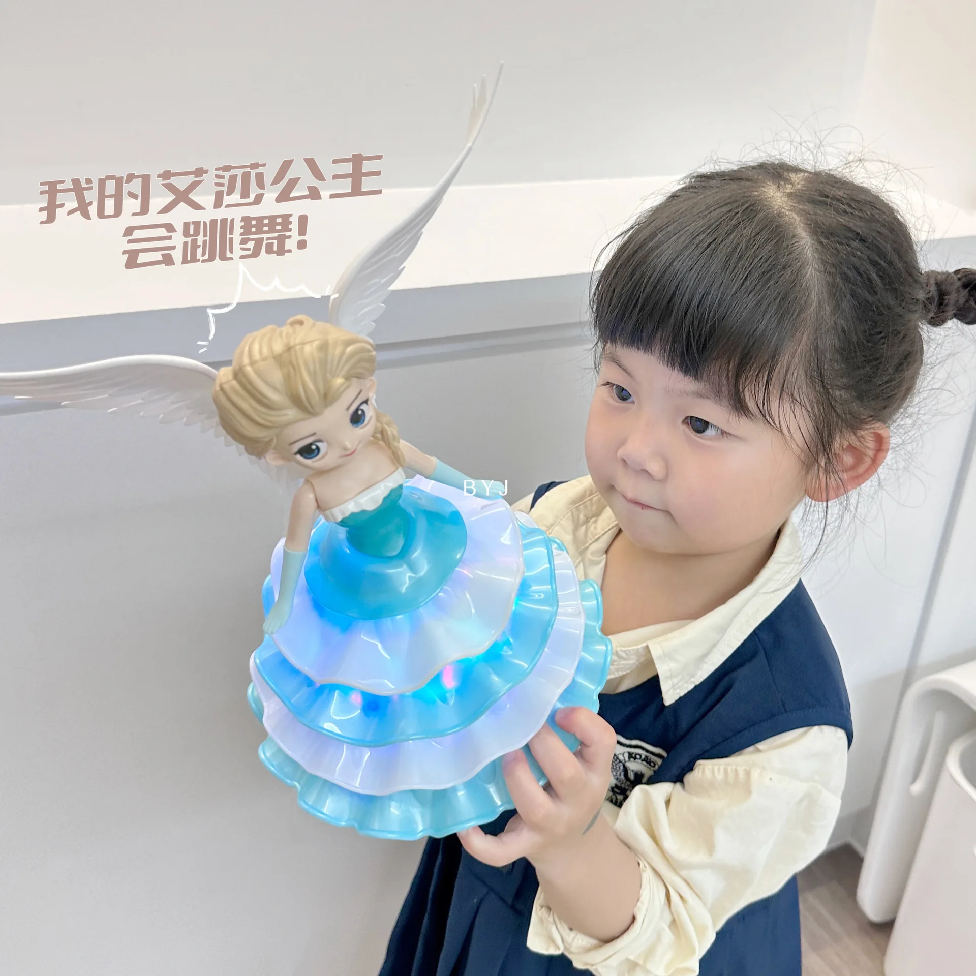 

Танцующая поющая игрушка «Холодное сердце Эльзы» со светодиодной подсветкой, вращающаяся на 360° музыкальный подарок для девочек на день рождения, Рождество