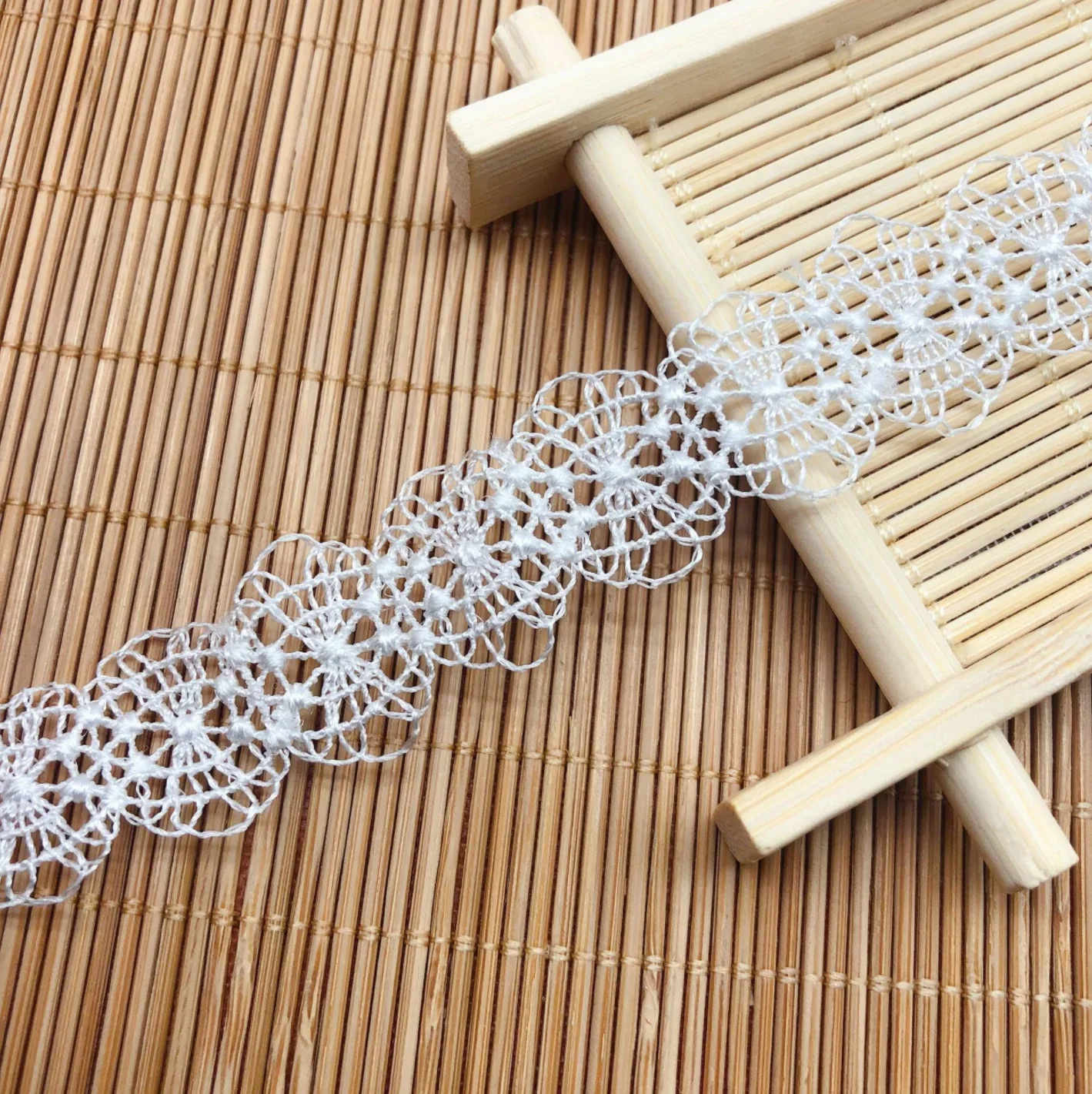 

14-15 ярдов Ширина 1,8 см Черно-белая кружевная ткань DIY Ремесла Швейные аксессуары Декор для одежды Ожерелье Водорастворимая кружевная отделка