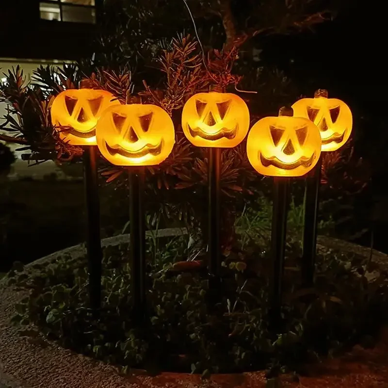 Pumpkin Solar Stake Light impermeabile LED Solar Powered Pumpkin Light Halloween Spooky Pumpkin Skull Pathway Light accessori