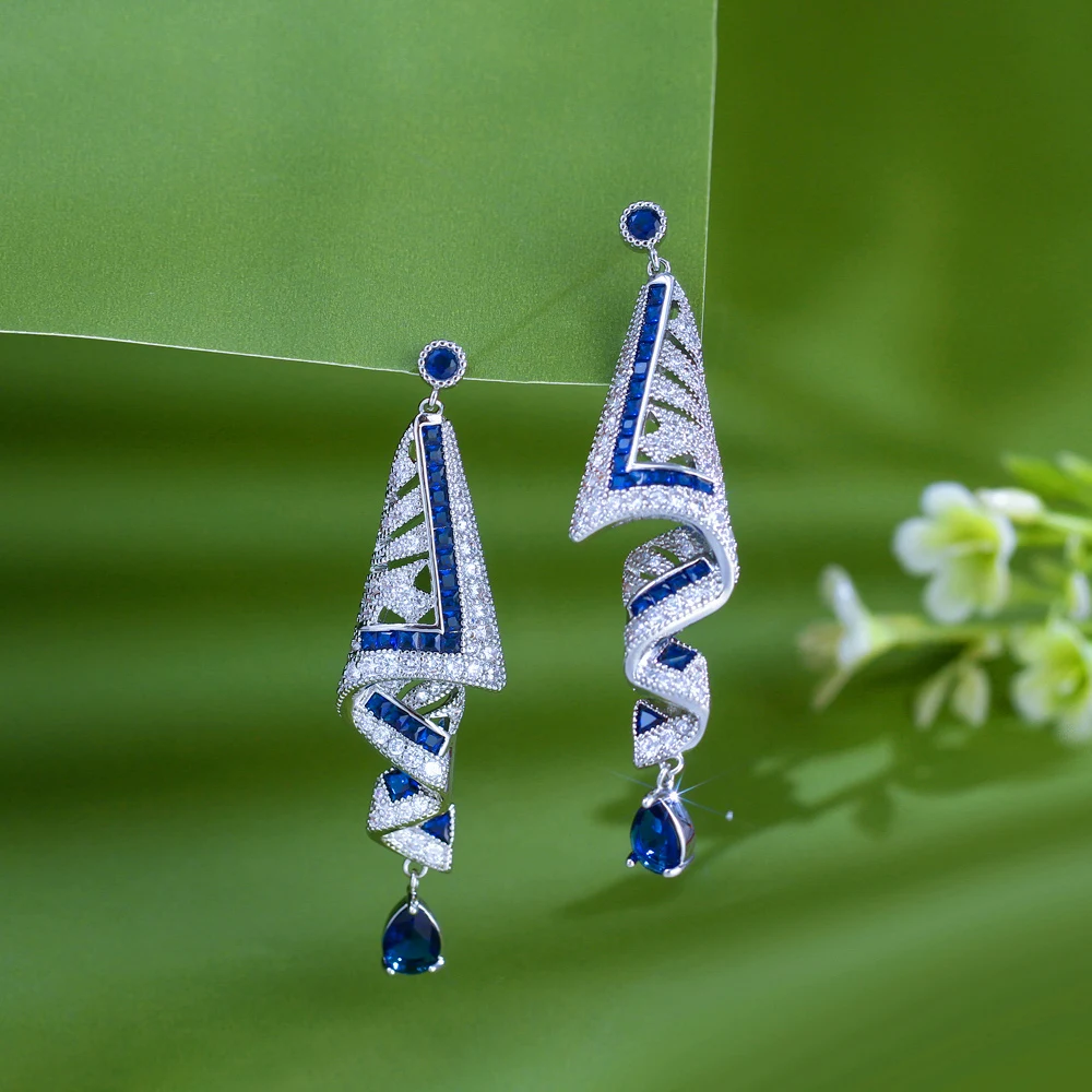 CWWZircons Geometrische, klobige, lange, königsblaue Tropfen-Ohrringe mit Zirkonia für Damen, Festival-Party-Accessoires CZ937 – Detail 5