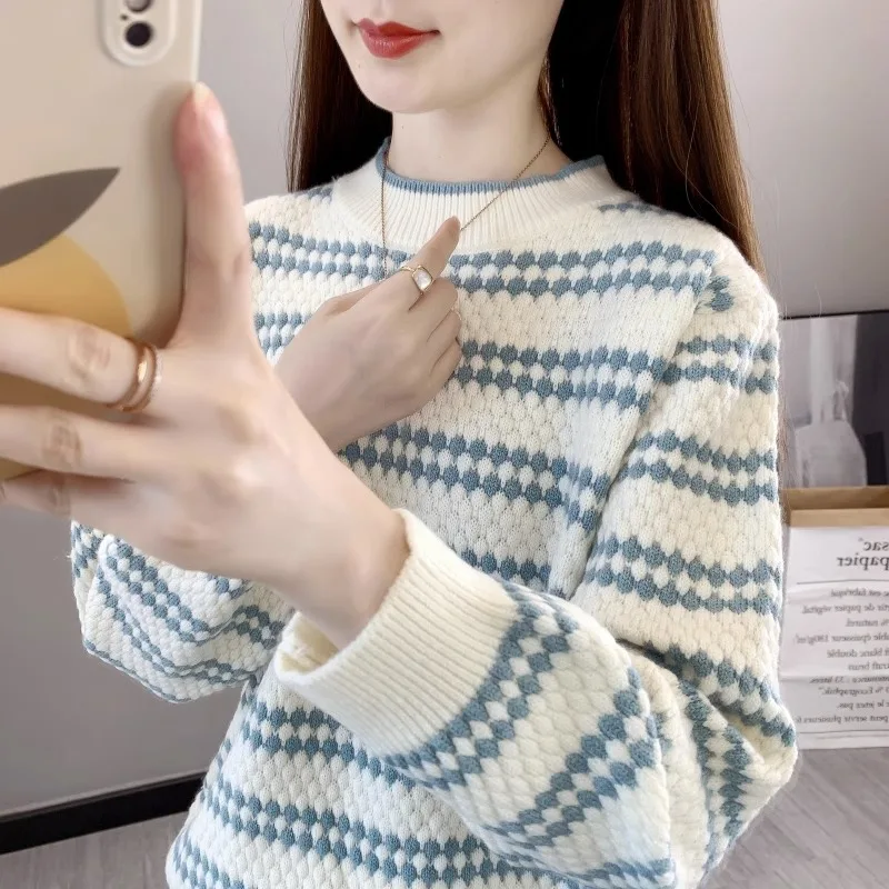 เสื้อไหมพรมถักทรงหลวม แขนยาว ลายทาง สำหรับผู้หญิง คอลเลคชั่นฤดูใบไม้ร่วง-ฤดูหนาว ปี 2025 เสื้อสเวตเตอร์คอเต่าแบบกึ่งสูง รุ่นใหม่