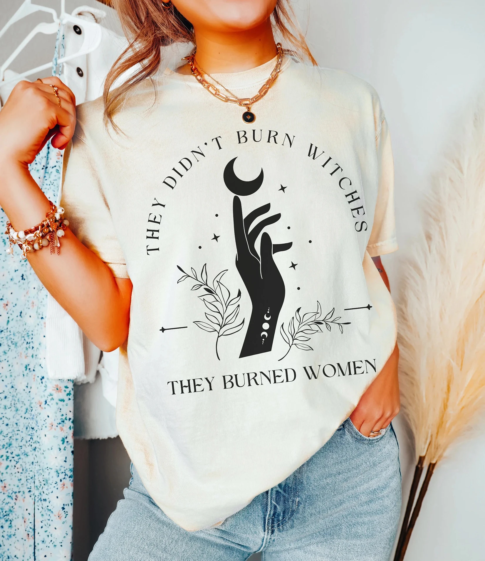 They Did Not Burn Witches The Burned Women Slogan Women T-shirt Vintage Fashion Witch's Hand Print Female Outdoor Casual Tee