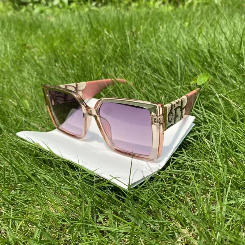 2024 New Square Shades Women Sunglasses Black Fashion Girls Glasses Letter Frame Vintage Glasses Female Unisex Oculos Feminino