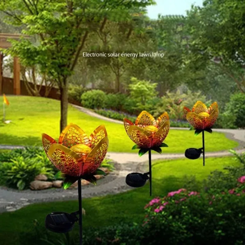 مصباح يعمل بالطاقة الشمسية على شكل لوتس - تركيبات إضاءة خارجية - مصباح شارع لتزيين الحديقة - مناسب للحديقة والفناء