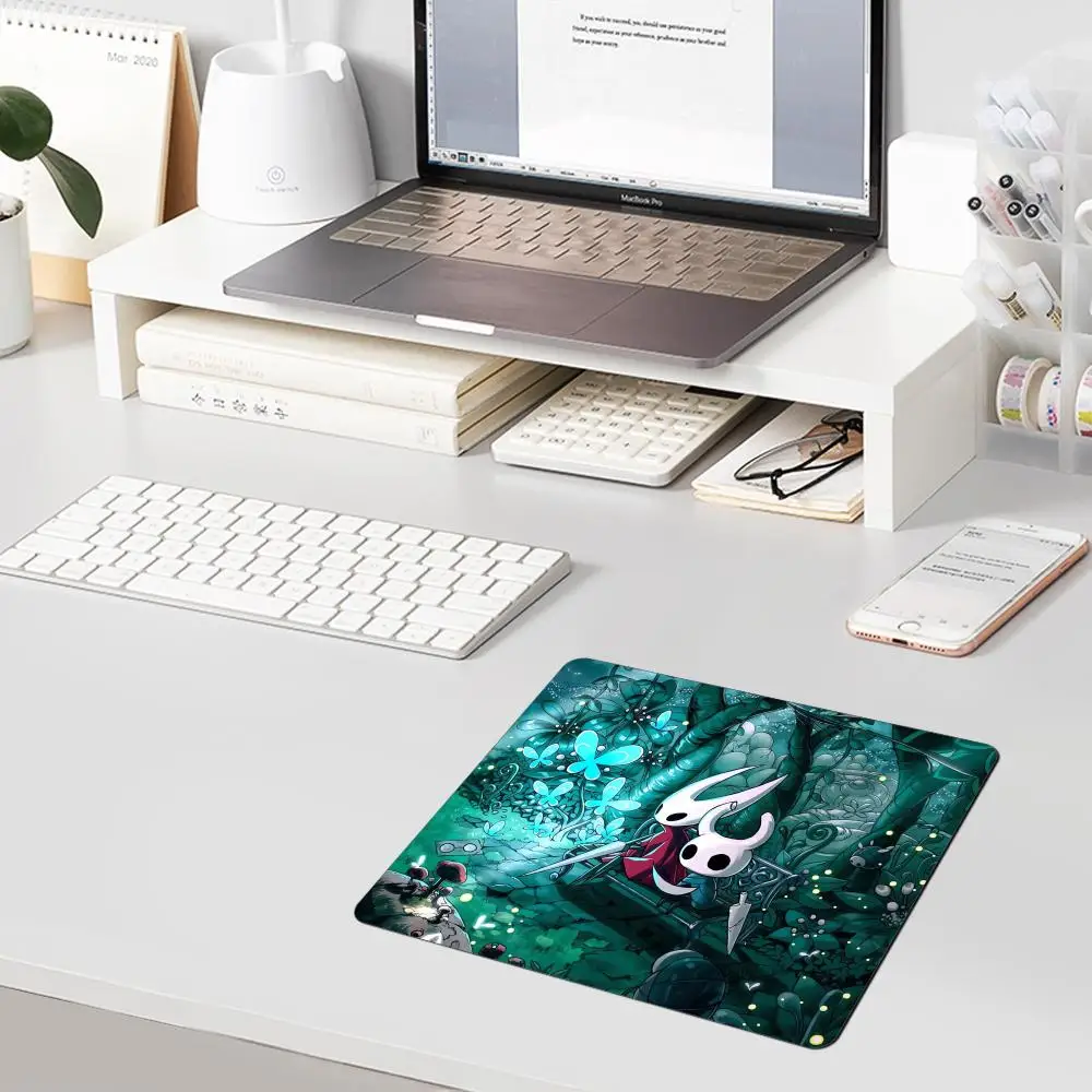 Game Hollow Knight Silksong Mouse Pad For Small Size Gaming Mouse Pad HD Printing Keyboard Mats Carpet Computer Home Desk Mats view 5