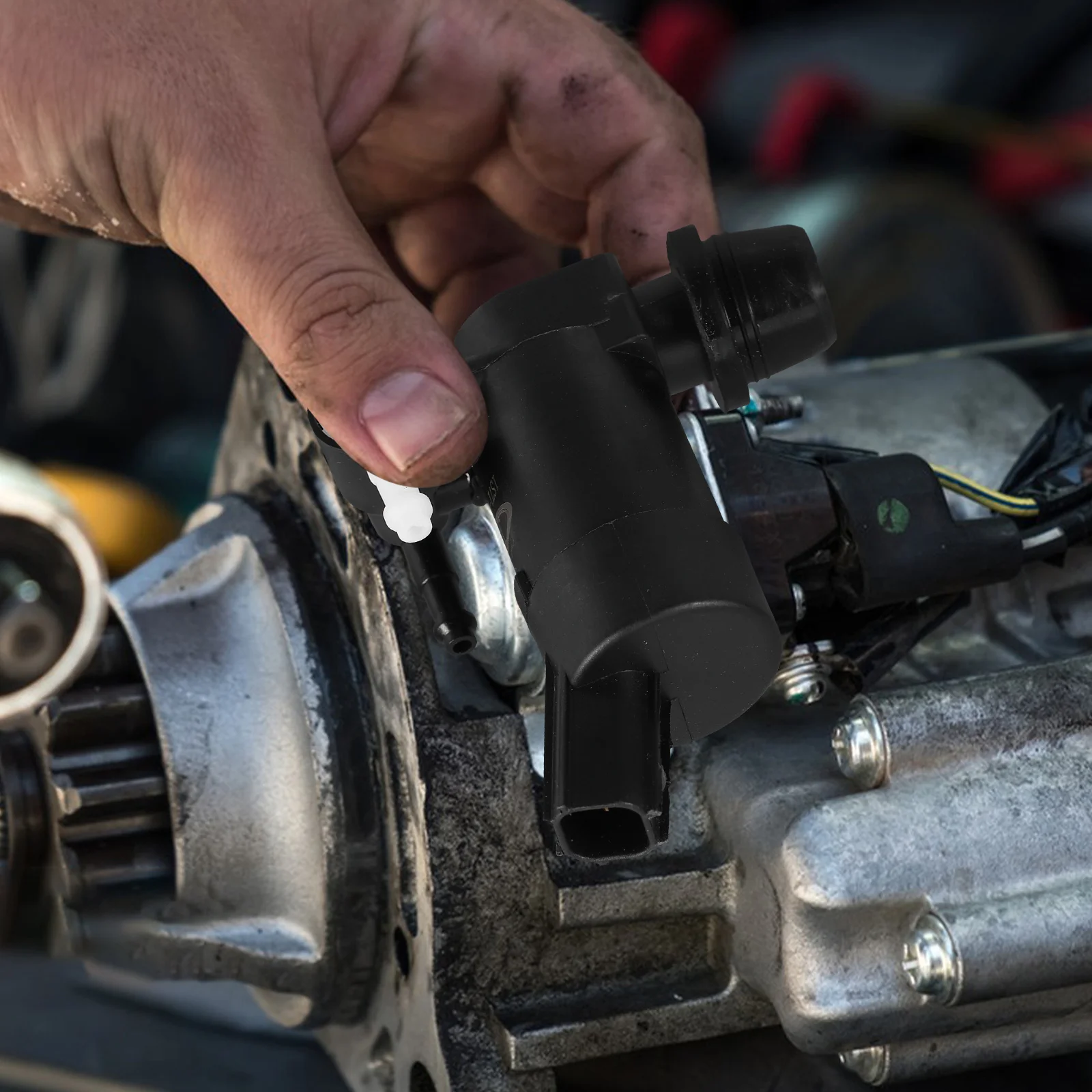 

Automotive Windshield Washer Pump Motor Black Efficient Fluid Transfer Replacement for Vehicle Window Cleaning Spray Pump Fast