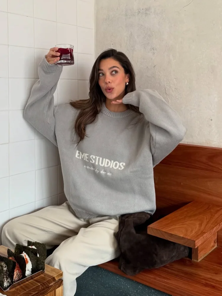 سترة نسائية عصرية محبوكة باللون الأصفر بأكمام طويلة ورقبة مستديرة مطوي بلوفر فضفاض جديد ملابس عطلة الخريف والشارع