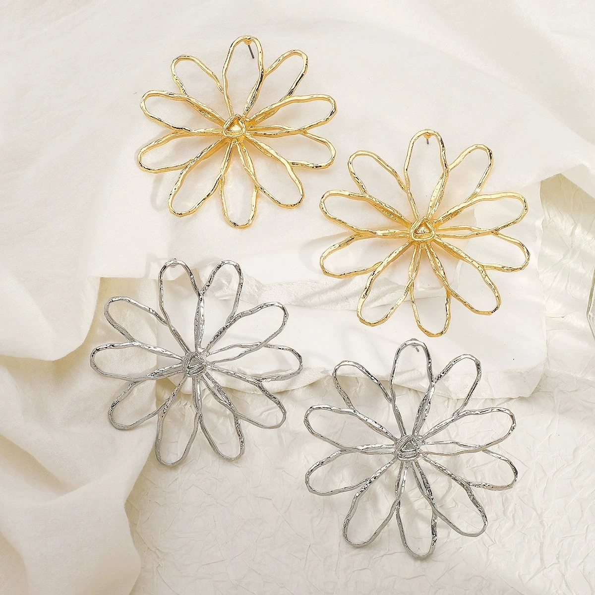 Fashion hollow-out Utetheisa kong flower earrings ZA minimalist exaggerated design sense alloy floral ear studs