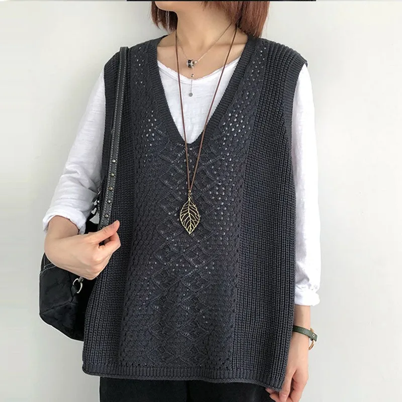 Women\'s Retro Sleeveless Knitted Vest Solid Color V-neck Hollow Casual Loose Waistcoat Everyday Street Joker Sleeveless Sweater