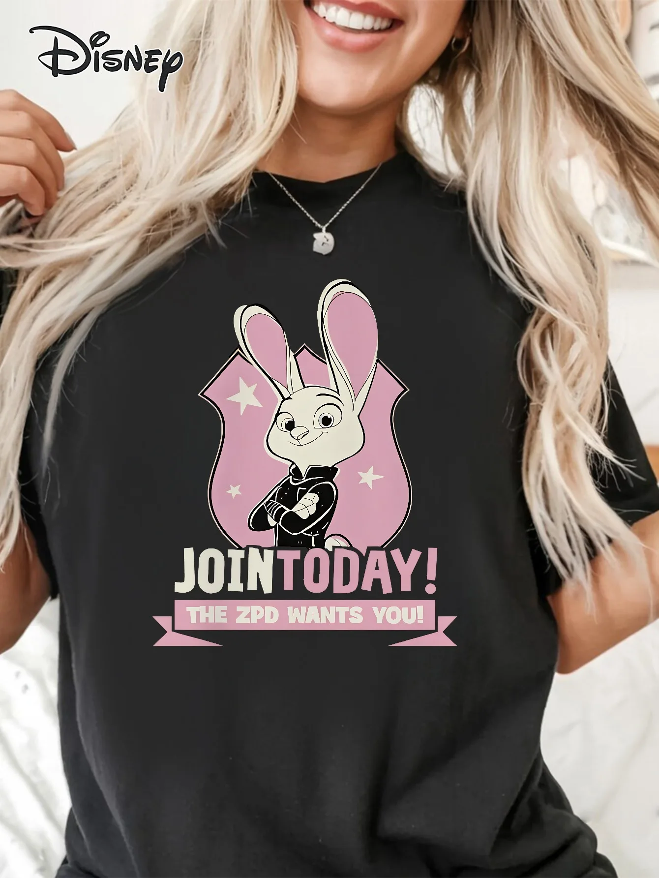 تي شيرت Zootopia نسائي فضفاض برقبة دائرية من القطن الخالص مع "Judy Hopps Joined Today #1