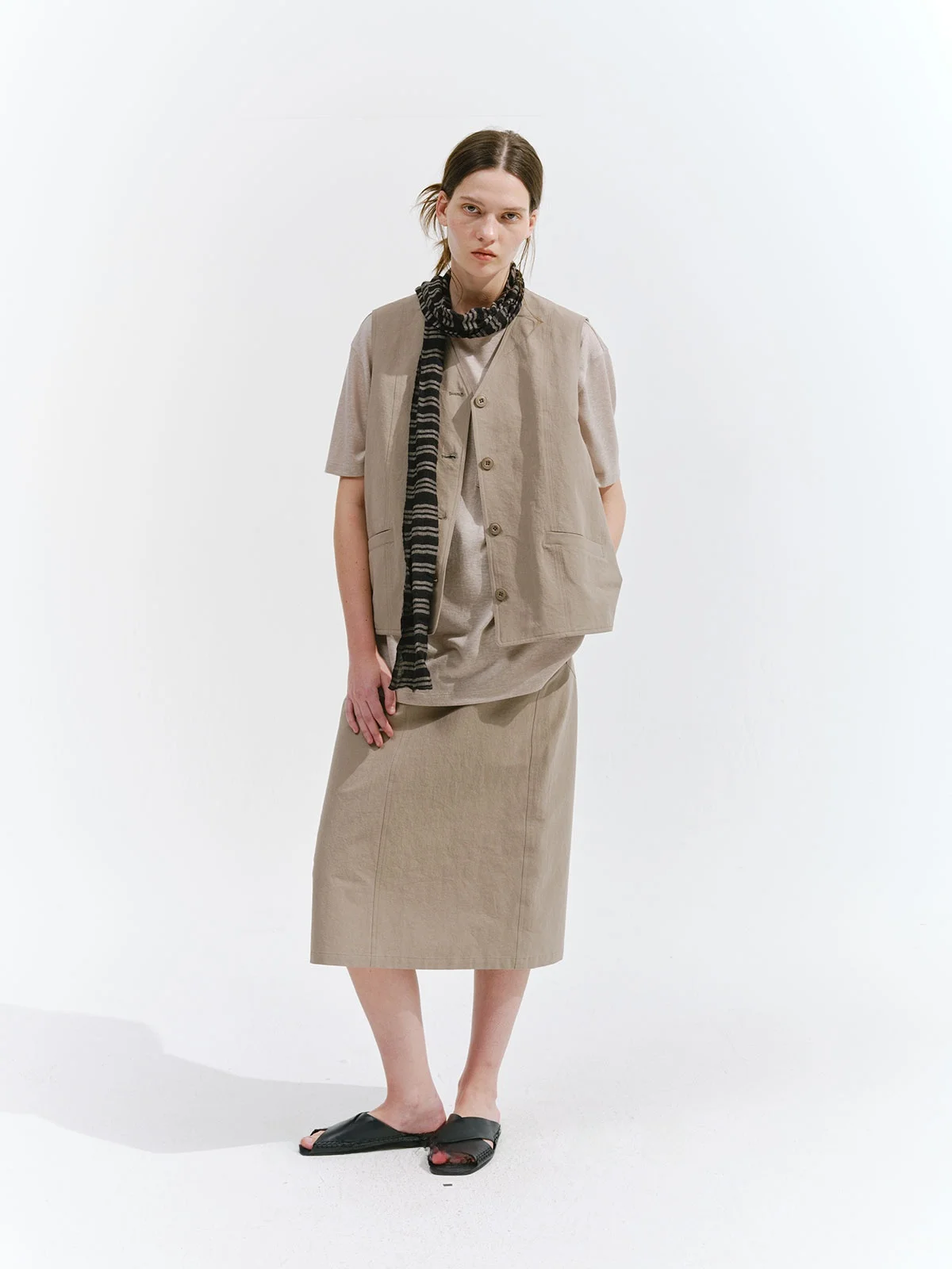 

Комплект REWEAR: Жилет и юбка из высокоплотного хлопка, женский, модель 14236, из смесового хлопка с эффектом сильной стирки, модный летний наряд