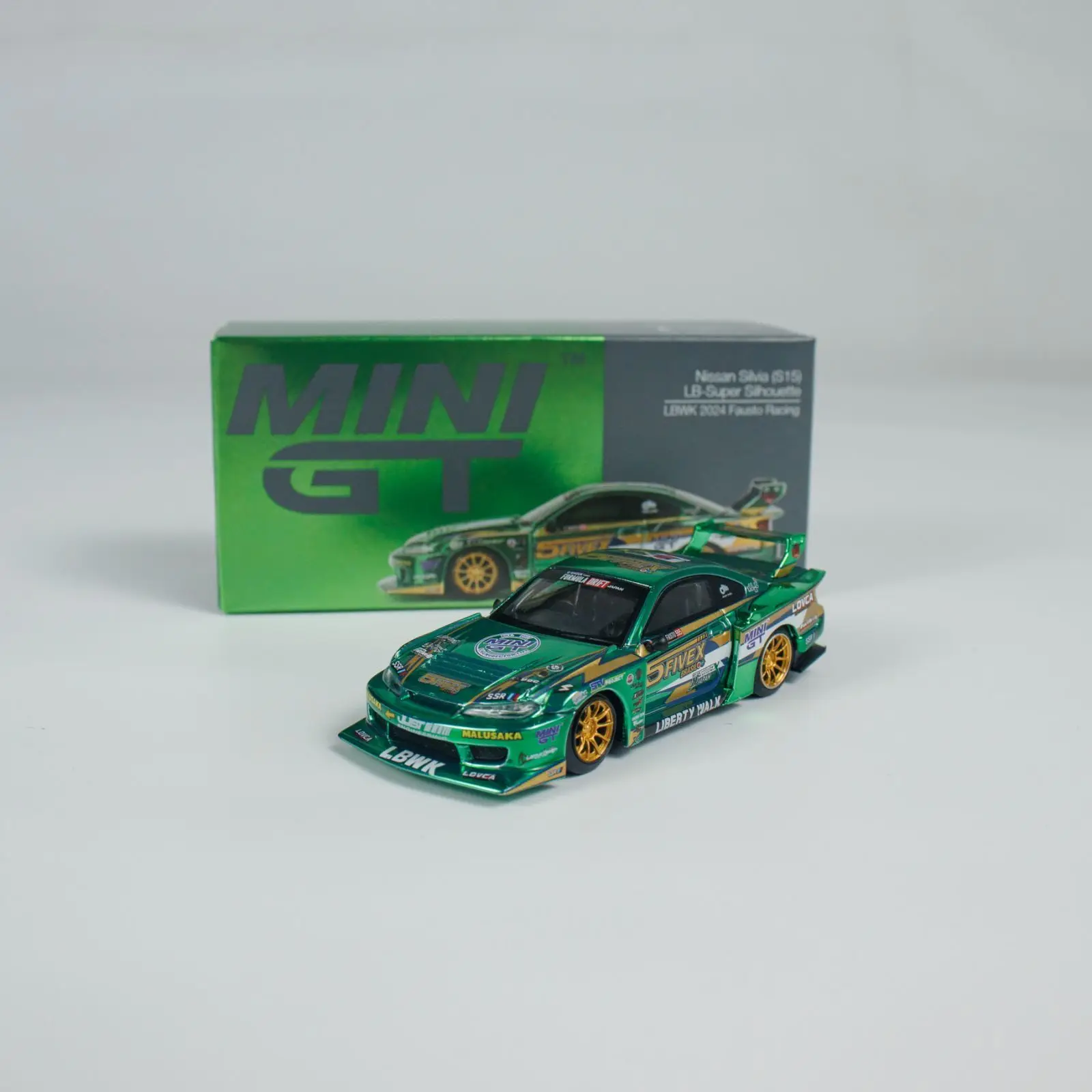 

Модель автомобиля из сплава MINI GT 1:64 858 Nissan LB S15 SILVIA