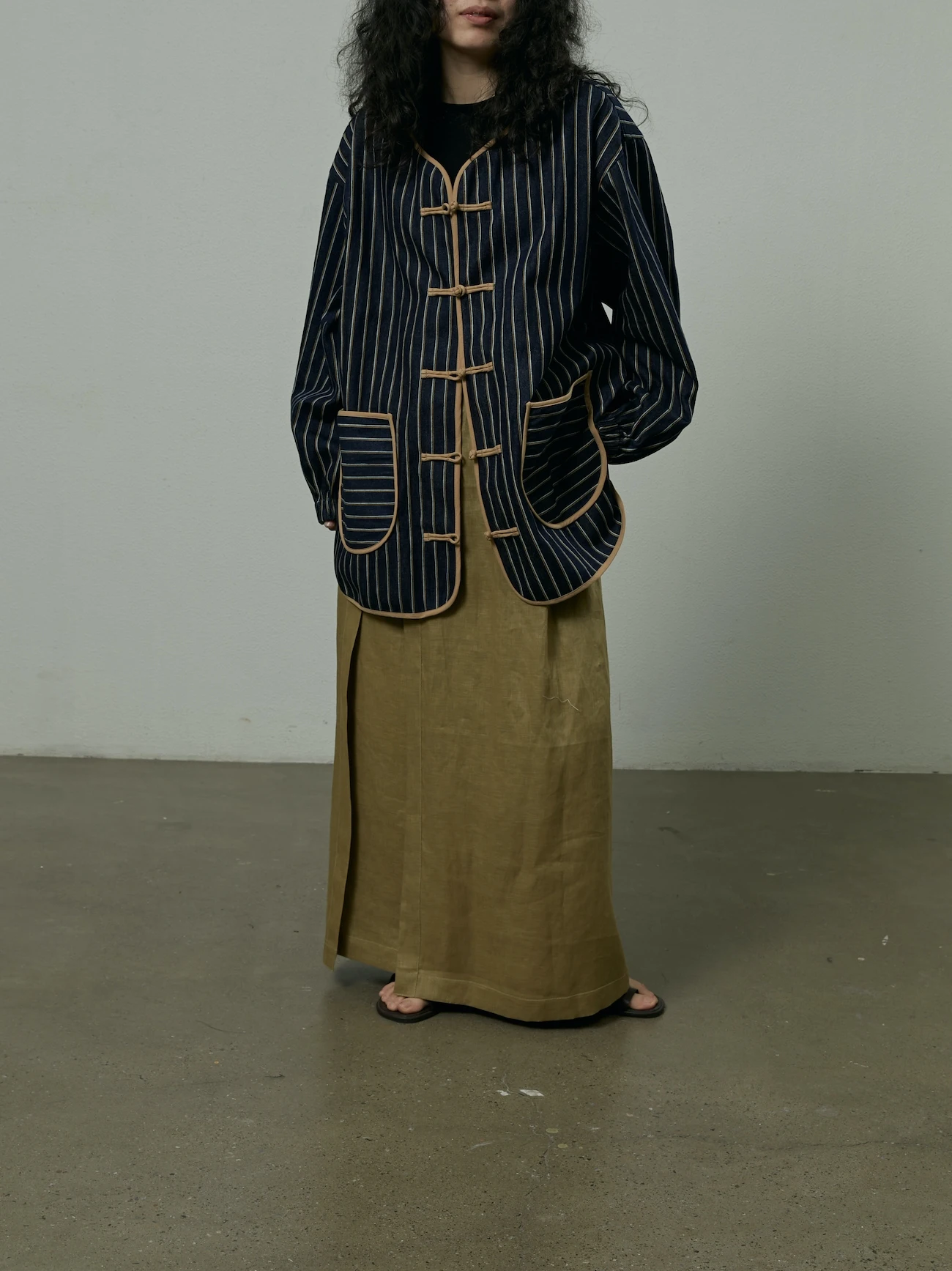 

Tendblank Pure Cotton Striped Denim Retro Chinese Sle Color Blo Button Cardigan Coat Original Design Loose Fit Long Sv...