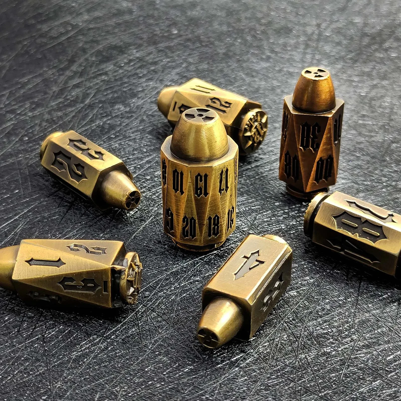 7pcs DND Dice Golden B-ullet Metal Dice Shaped TRPG D&D Board Games Dungeons Dragons TRPG Polyhedral Digital Dice Table Game