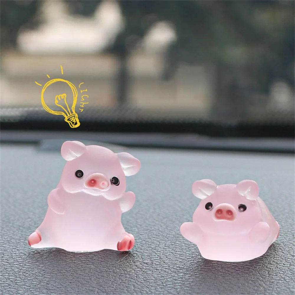 Mini Luminous Resin Pig Ornament 3D Cute Car Dashboard Keychain Home Garden Decoration Cartoon DIY Toys Dolls Figures