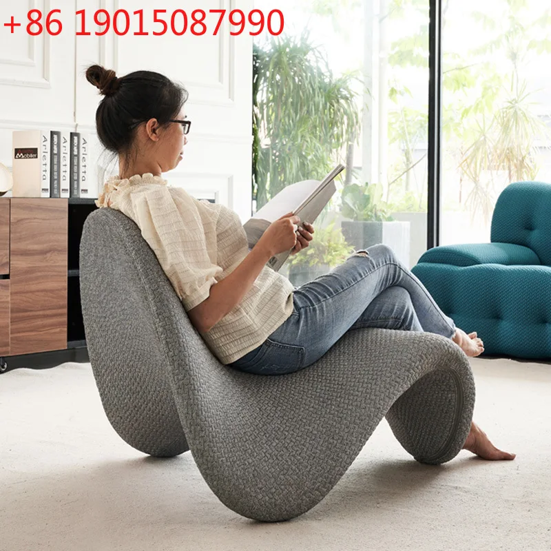 

Italian designer single leisure chair Internet celebrity big tongue living room lazy modeling chair creativity