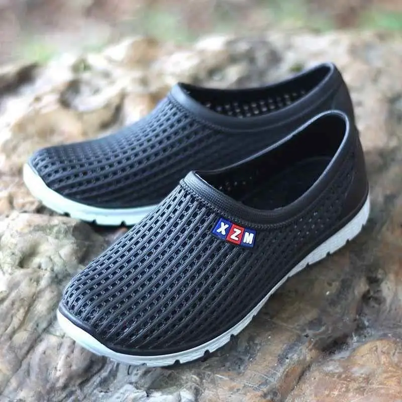 Men's Sandals Anti-slip Breathable Hole Shoes Beach Outdoor Casual Slip-On PVC Upper Leather Sole High Heel Inner Increase