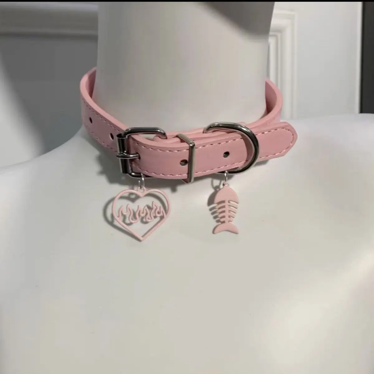 Y2K style Hot Girl Niche design sense Fashion  Personality Love Small fish bones Pink + purple Leather Stainless steel Necklace