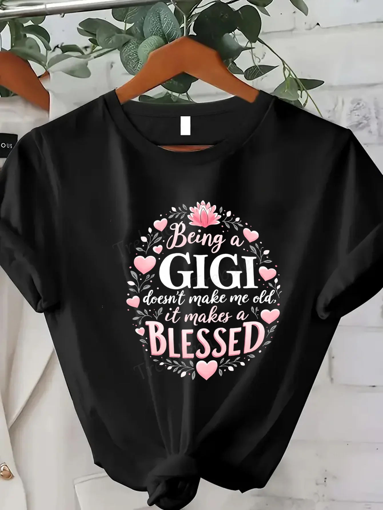 เสื้อยืดผู้หญิง เสื้อยืดน่ารักสำหรับผู้หญิง ลายหัวใจลายดอกไม้ ของขวัญคุณยายที่มีความเป็นสิริมงคล