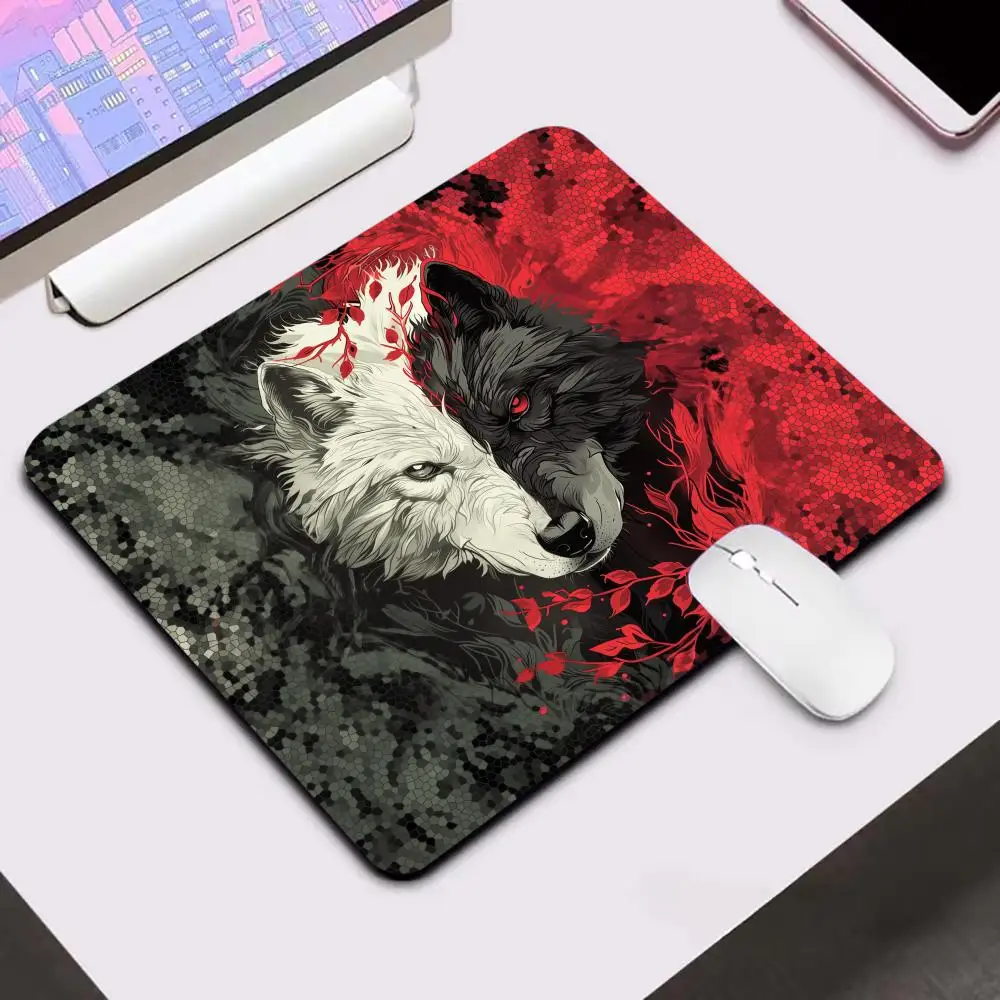 Red And Black Wolf Mouse Pad Small Laptop Computer Office Table Mats Square Gaming Esports MousePad Hd Non Slip Rubber Desk Mat