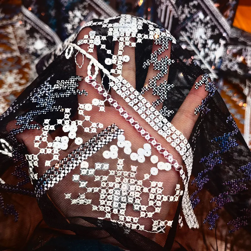 robe-de-mariee-classique-en-dentelle-souple-et-scintillante-accessoires-personnalises-diy