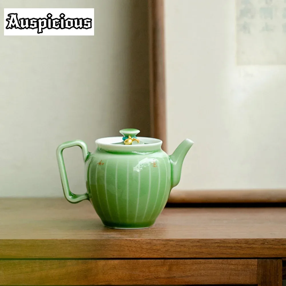 

140ml Elegant Emerald Green Porcelain Teapot Handmade Lantern Pot Pendant Tea Brewing Kettle Puer Cafes Accessories Collection