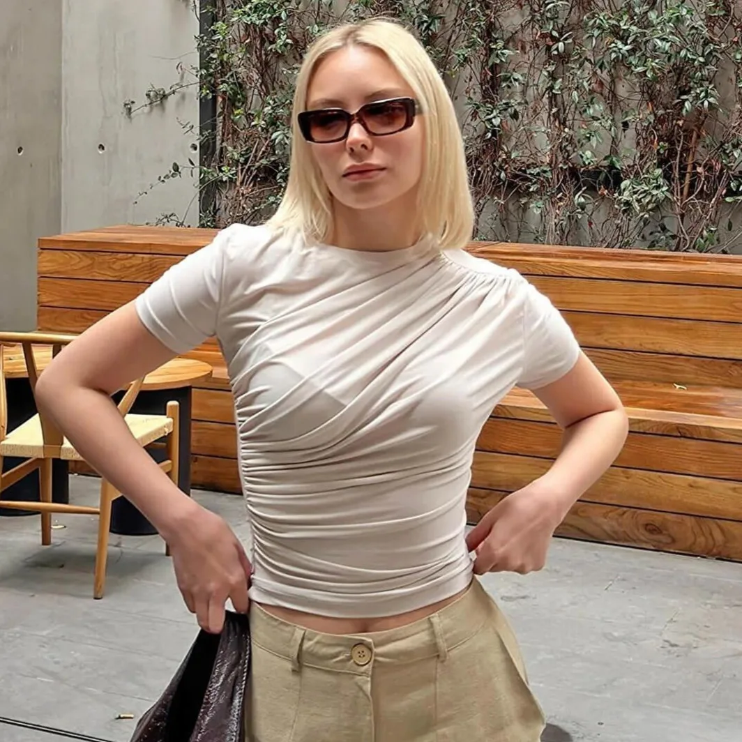 

European and American women's versatile spicy girl slim fit top, slimming and pleated slim fit short sleeved women's T-shirt