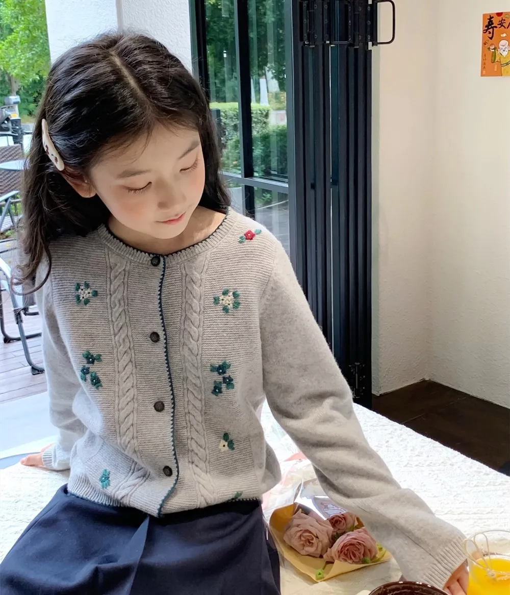 

winter kids girl clothes baby sweaters 100% wool Flower embroidery knitted cardigan Girls' sweater coat