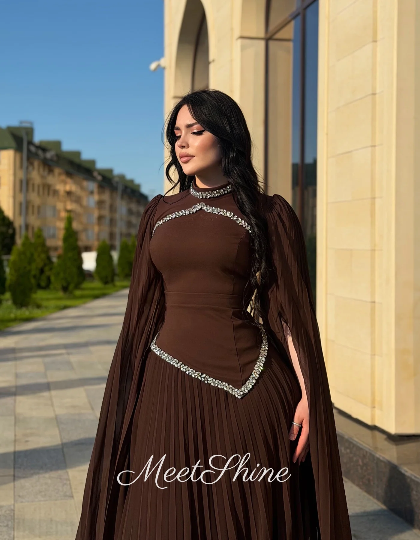 Modern Brown Chiffon O-Neck Long Puff Sleeves Prom Dresses Elegant A-Line Sweep Train Beading Crystal Evening Dresses Customized