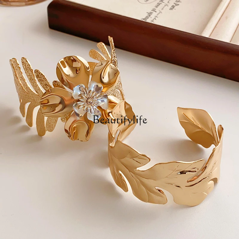 

Metal Flower Opening Gold Bracelet Arm Ring Jewelry Spice Girl Decorative Arm Bracelet New