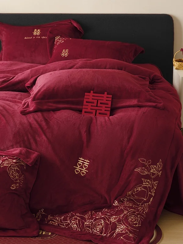 

Wedding Celebration Double Happin Embroidery Large Red Milk Velvet Four-Piece Winter Coral Velvet Thiened Warm Bedding Set