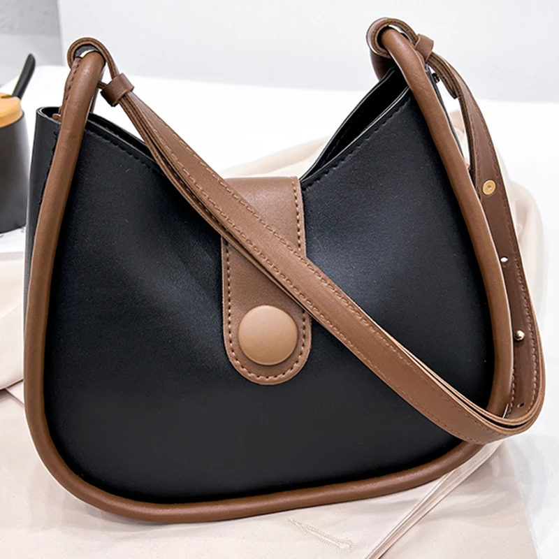 

The neutral style bag is suitable for daily commuting. It is a fashionable and simple single-shoulder crossbody bag.