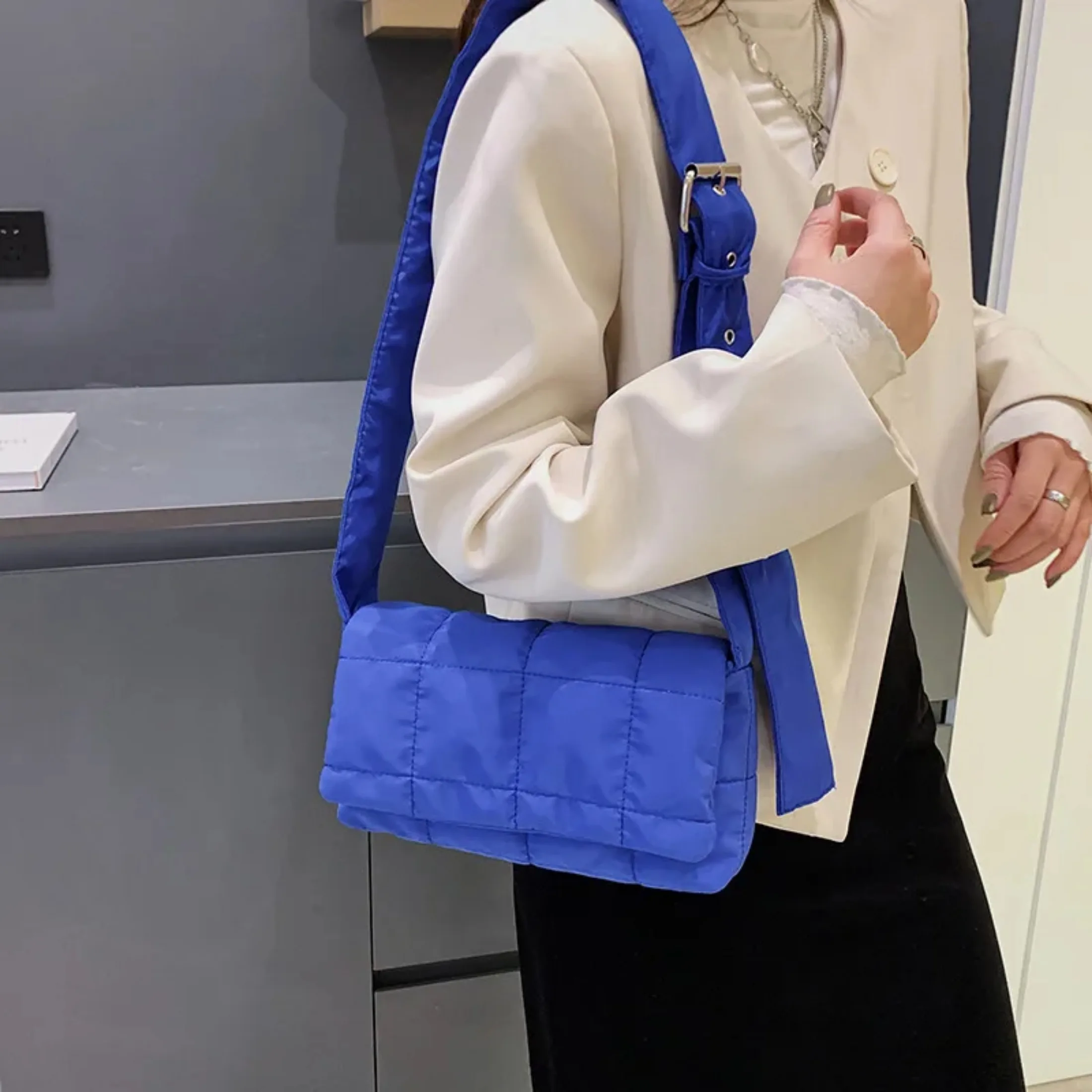 Borse a tracolla da donna imbottite alla moda borsa trapuntata di marca di design borsa a tracolla in cotone spaziale Pu di lusso Tote grande 2023