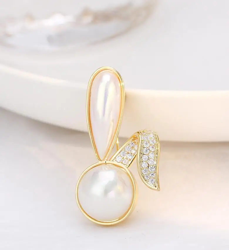 Fashionable And Cute Little Rabbit Brooches For Women Pearl Anti Slip Buckle Pins Neckline Jewelry Gifts Clothing accessories