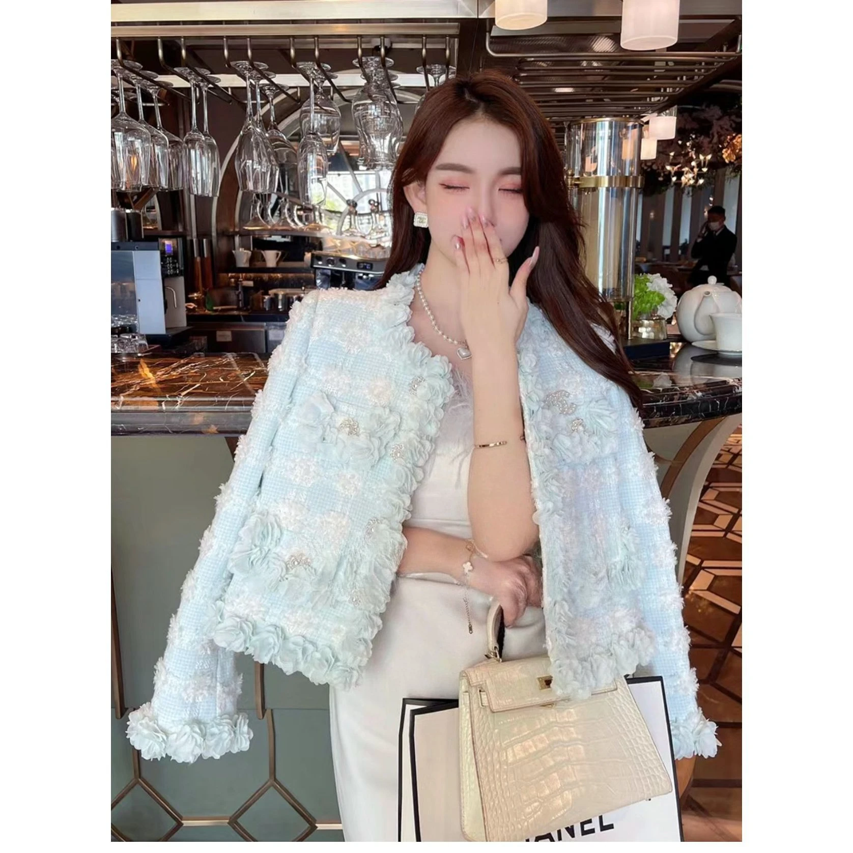 

Новинка 2025 года, однобортная шерстяная короткая куртка знаменитостей с небольшим ароматом и объемным цветком для женщин