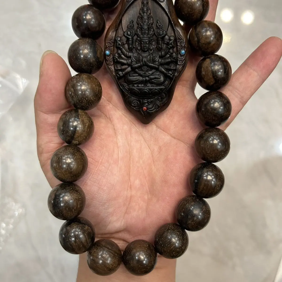 The meaning of the eighteen sons holding agarwood: elegant incense tasting in ancient China