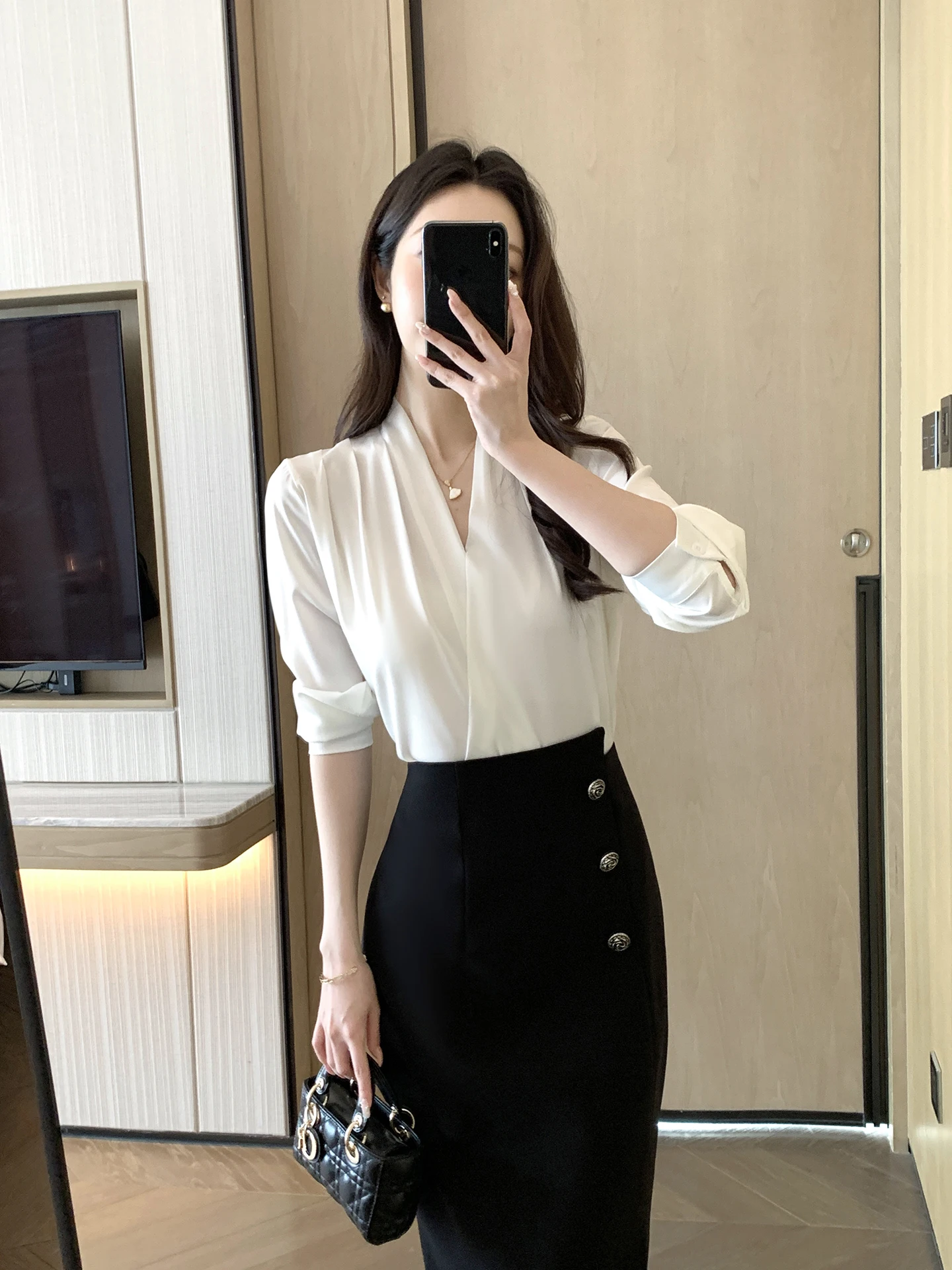 

Белая женская рубашка с V-образным вырезом Ele White от FT GUOGE, новинка весна-лето, из полиэстера и спандекса, с длинным рукавом