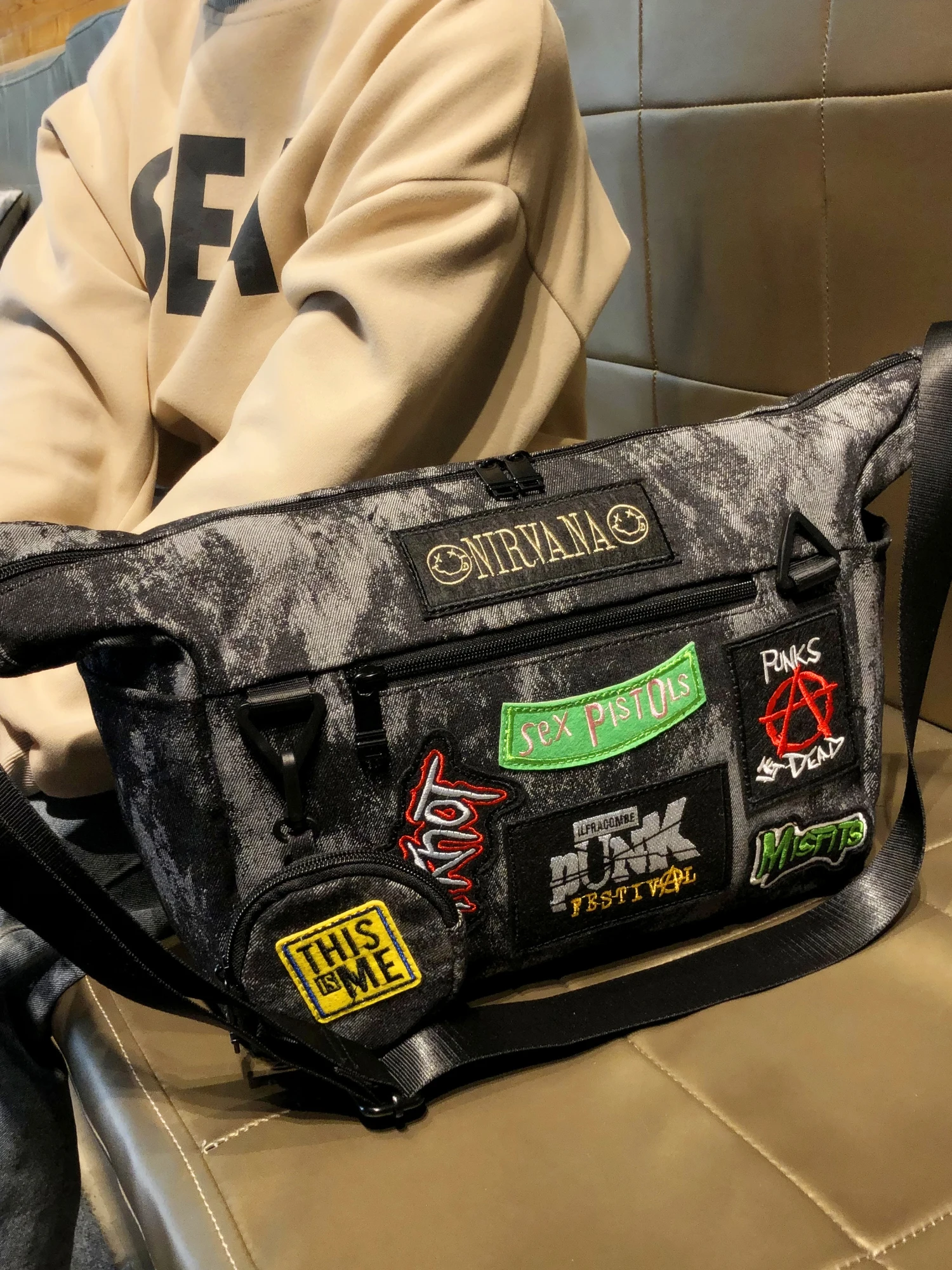 borsa-da-viaggio-di-marca-hong-kong-2026-nuova-moda-grande-capacita-borsa-a-tracolla-versatile-per-sport-e-pendolarismo-maschile