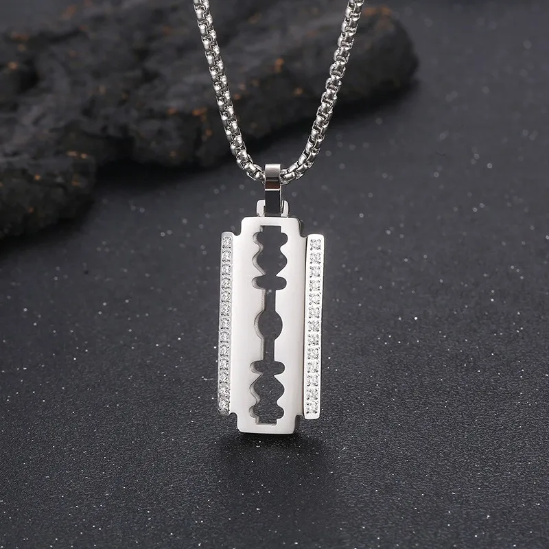 New In Creative Zirconia Blade Pendant Necklaces for Women Men Hiphop Free Gifts Stainless Steel Square Pearl Chain Jewelry