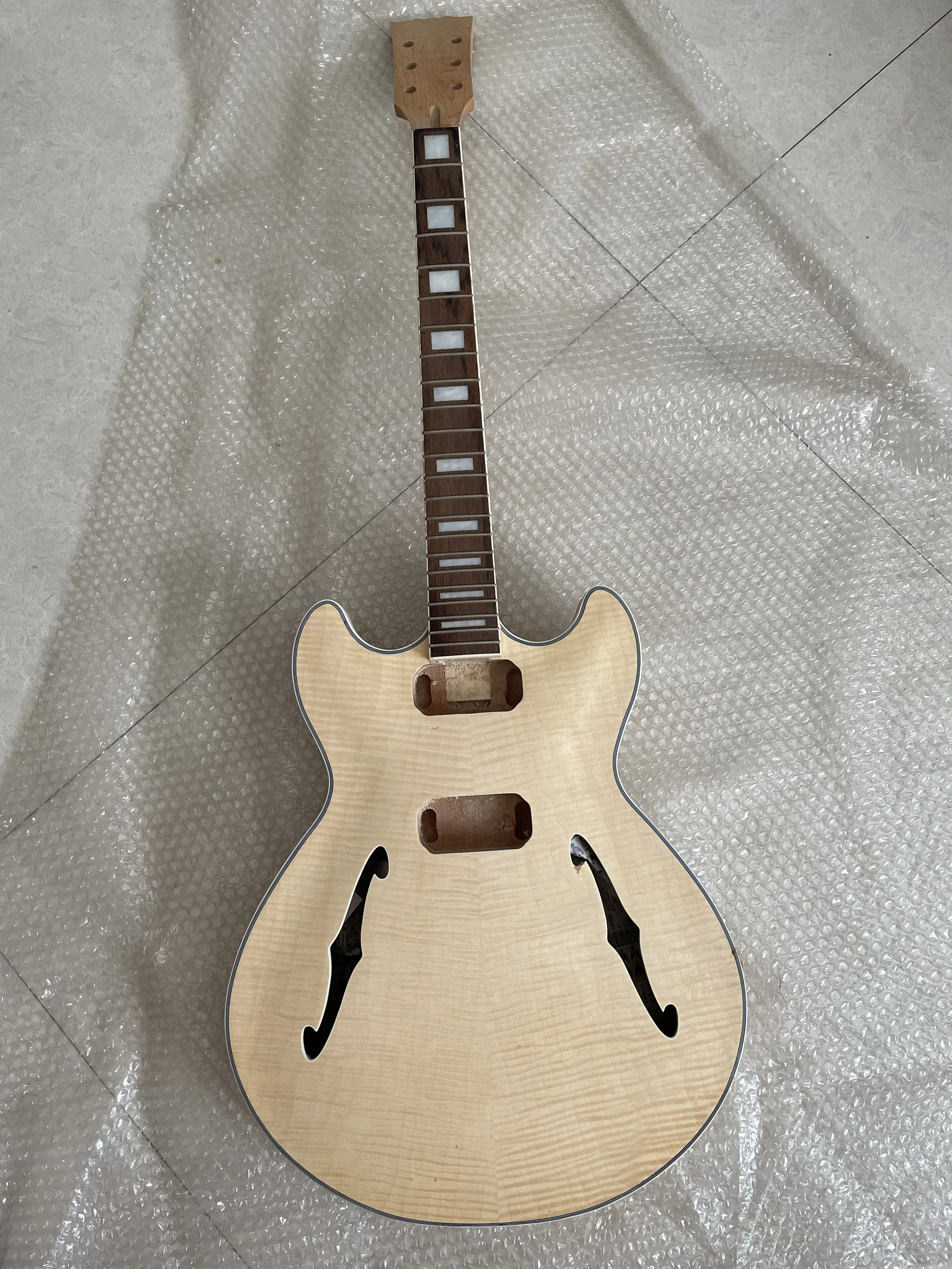 

Unfinished Thin Body Electric guitar ES 335 Flame Maple Veneer Body Maple Rosewood Neck DIY Hollow Electric guitare Real Photos