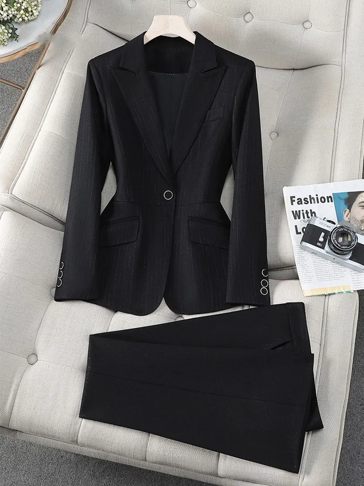 2025 Nuovo set di pantaloni da donna slim fit alla moda e suggestivi Set di strisce alla moda Set da donna elegante conjuntos de pantalones